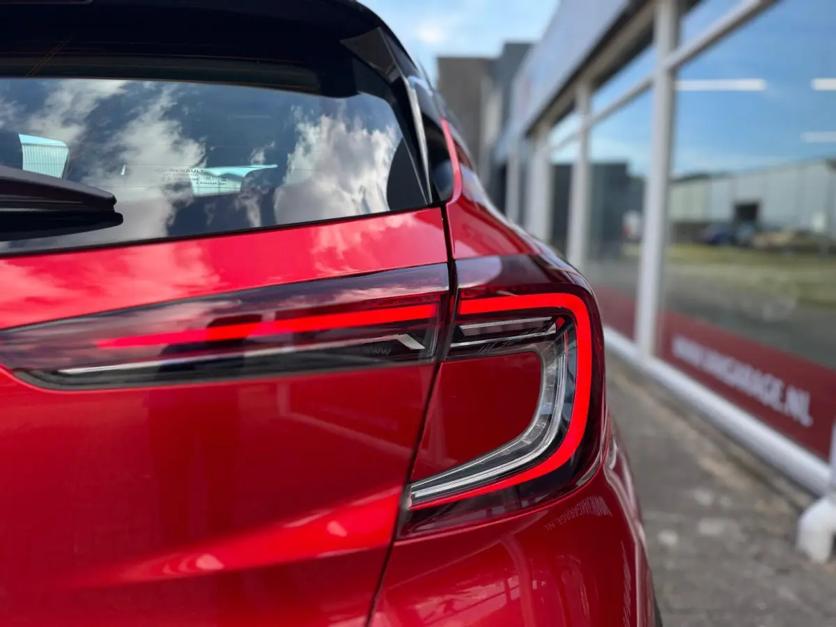 1.6 E-Tech Hybrid 145 Intens