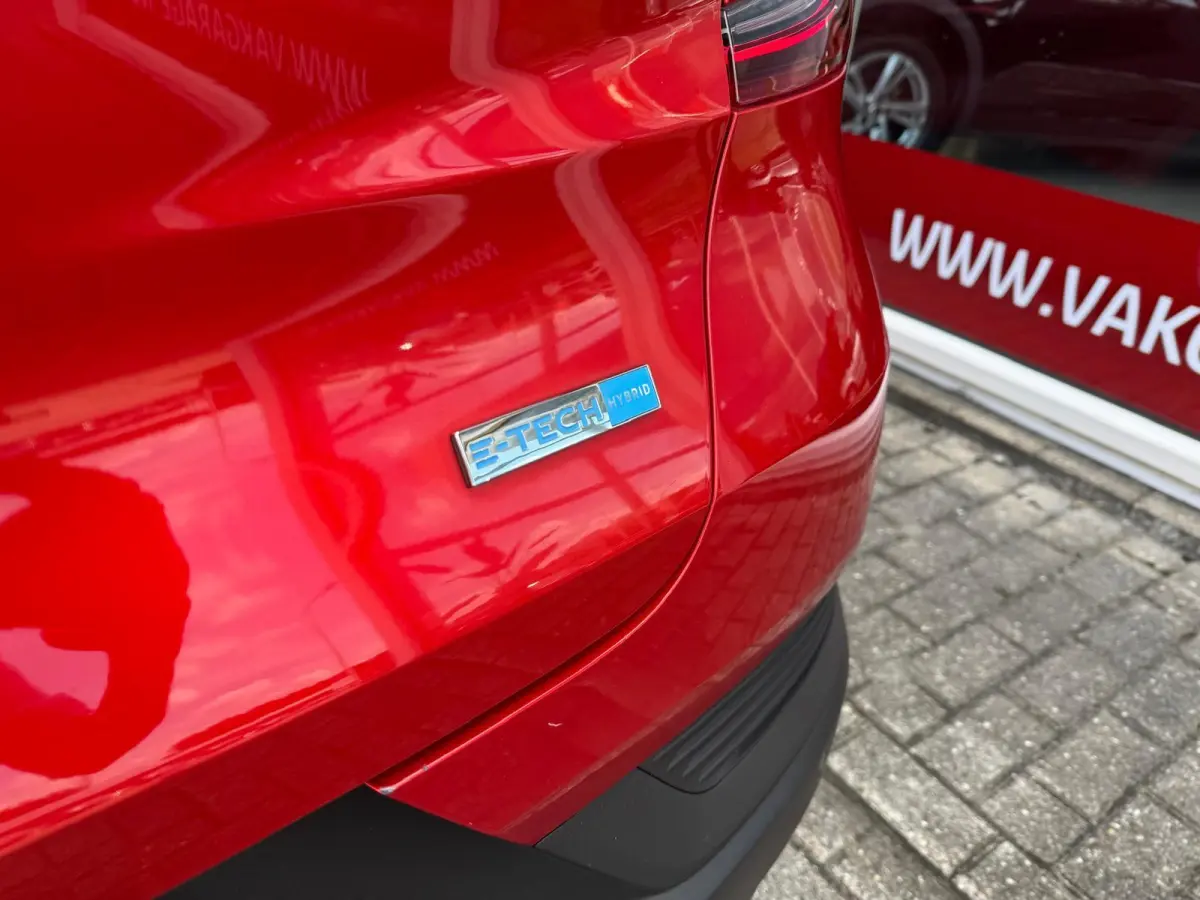 1.6 E-Tech Hybrid 145 Intens