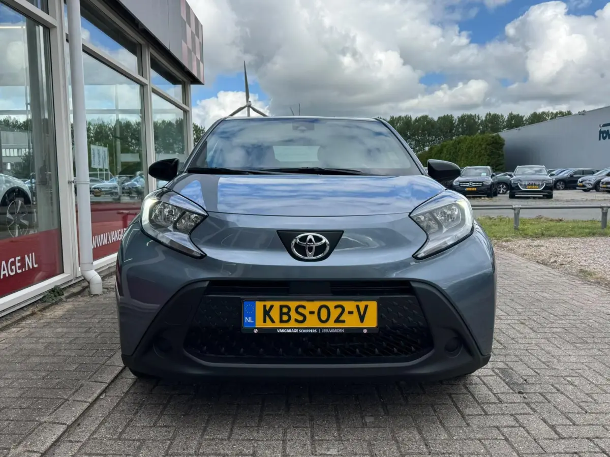 1.0 VVT-i Automaat Play