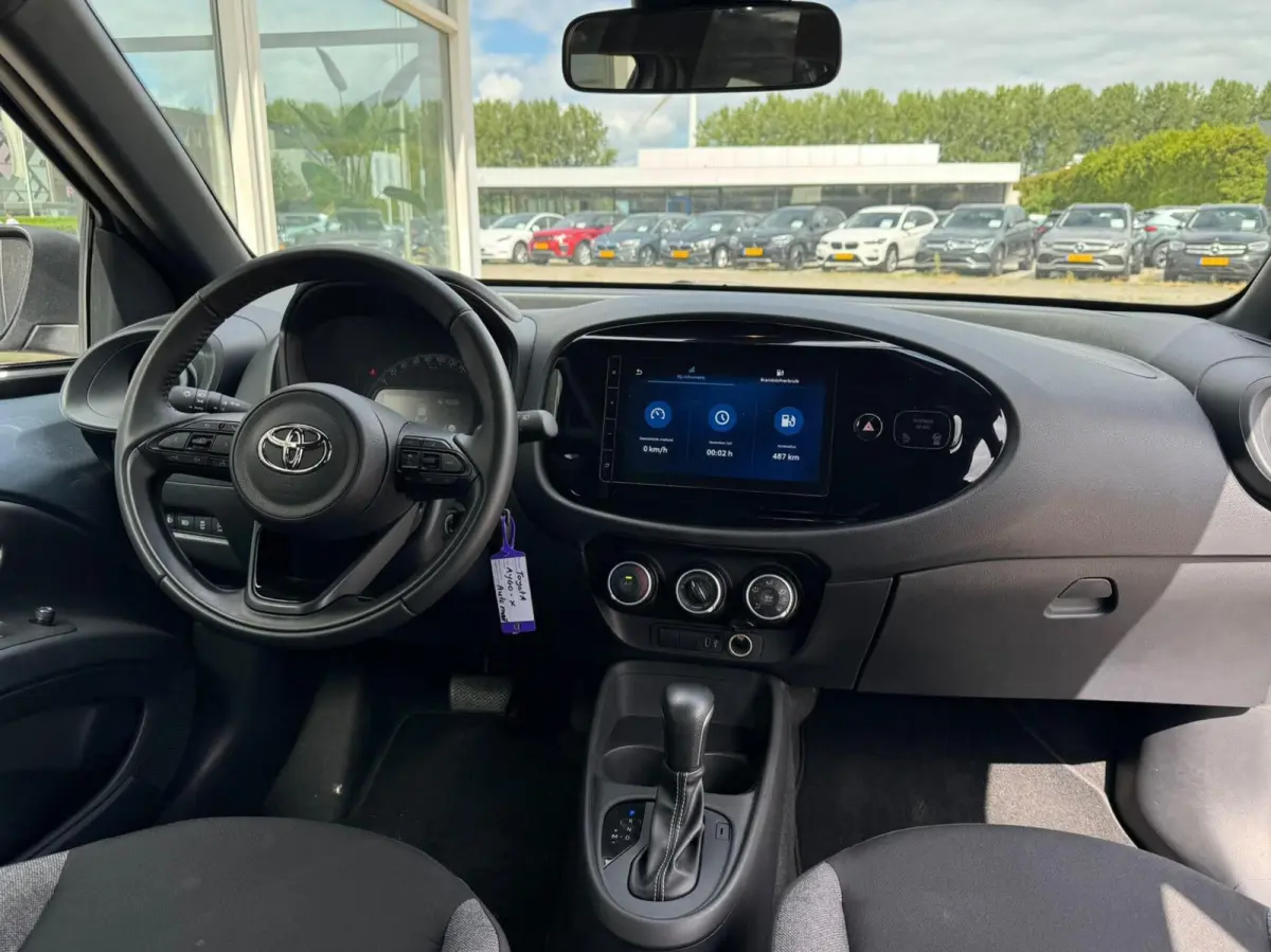 1.0 VVT-i Automaat Play