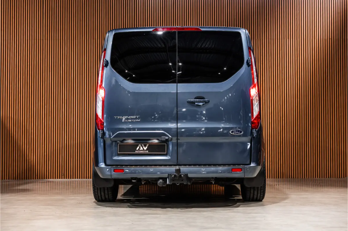 320 2.0 TDCI 170 PK L2H1 Limited DC | ACC | Navigatie | CarPlay | Camera | Trekhaak | Stoelverwarming | L+R Schuifdeur | Dodehoek | DAB | Dubbel cabine | Nieuwe APK | Euro 6