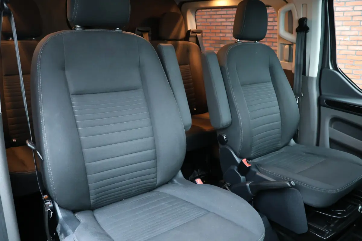 320 2.0 TDCI 170 PK L2H1 Limited DC | ACC | Navigatie | CarPlay | Camera | Trekhaak | Stoelverwarming | L+R Schuifdeur | Dodehoek | DAB | Dubbel cabine | Nieuwe APK | Euro 6