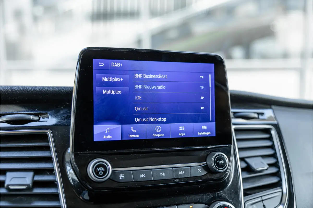 320 2.0 TDCI 170 PK L2H1 Limited DC | ACC | Navigatie | CarPlay | Camera | Trekhaak | Stoelverwarming | L+R Schuifdeur | Dodehoek | DAB | Dubbel cabine | Nieuwe APK | Euro 6