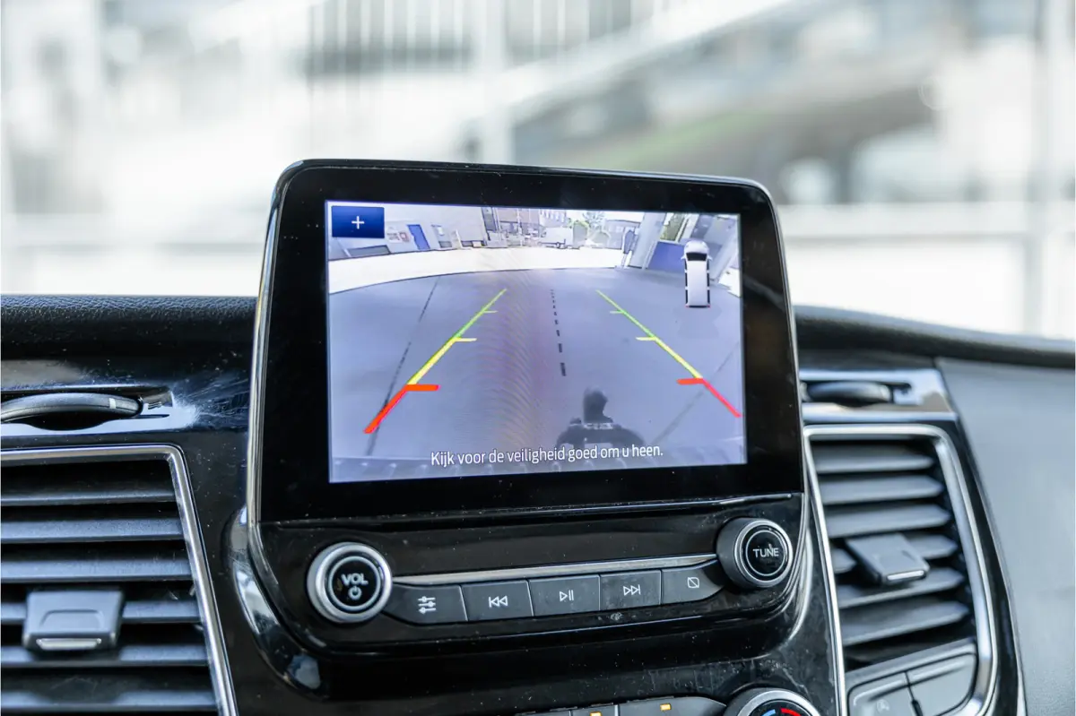 320 2.0 TDCI 170 PK L2H1 Limited DC | ACC | Navigatie | CarPlay | Camera | Trekhaak | Stoelverwarming | L+R Schuifdeur | Dodehoek | DAB | Dubbel cabine | Nieuwe APK | Euro 6