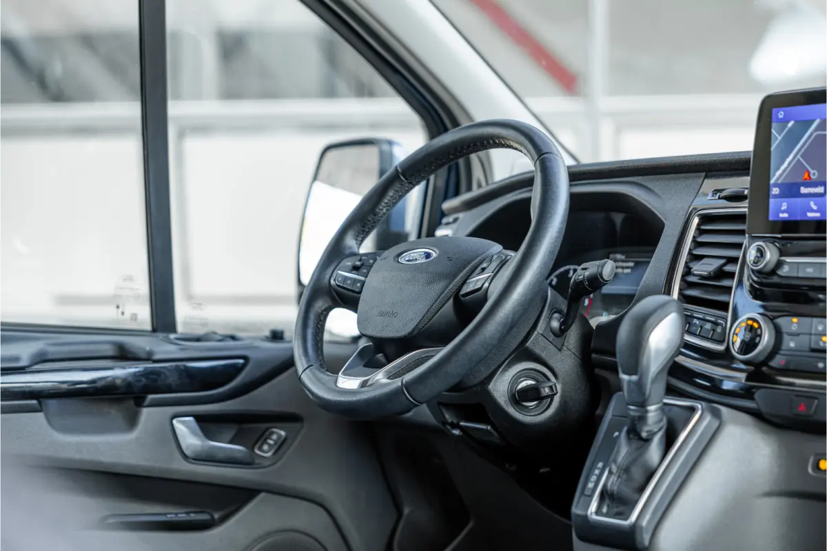 320 2.0 TDCI 170 PK L2H1 Limited DC | ACC | Navigatie | CarPlay | Camera | Trekhaak | Stoelverwarming | L+R Schuifdeur | Dodehoek | DAB | Dubbel cabine | Nieuwe APK | Euro 6