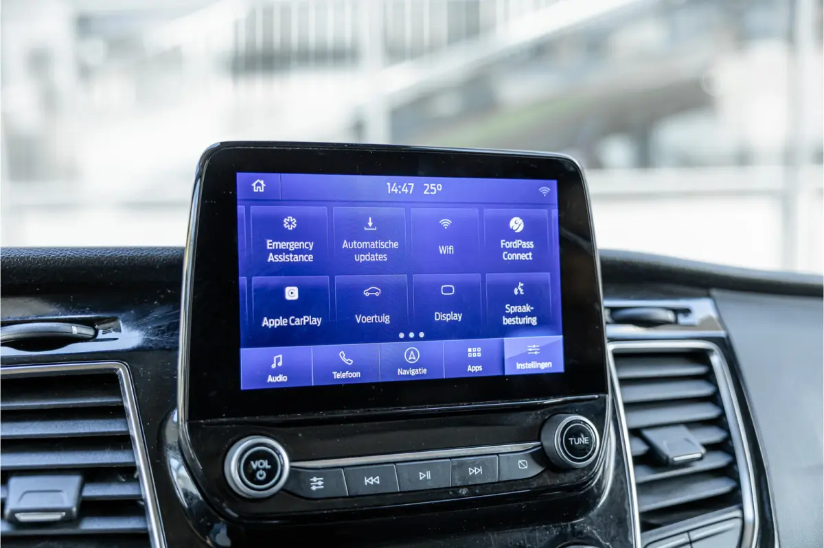 320 2.0 TDCI 170 PK L2H1 Limited DC | ACC | Navigatie | CarPlay | Camera | Trekhaak | Stoelverwarming | L+R Schuifdeur | Dodehoek | DAB | Dubbel cabine | Nieuwe APK | Euro 6