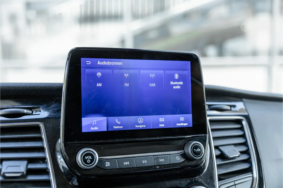 320 2.0 TDCI 170 PK L2H1 Limited DC | ACC | Navigatie | CarPlay | Camera | Trekhaak | Stoelverwarming | L+R Schuifdeur | Dodehoek | DAB | Dubbel cabine | Nieuwe APK | Euro 6