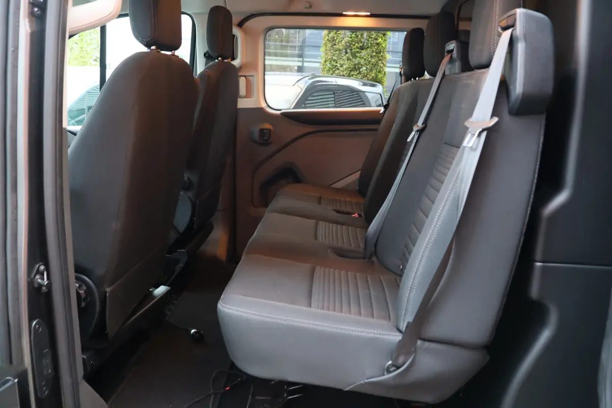 320 2.0 TDCI 170 PK L2H1 Limited DC | ACC | Navigatie | CarPlay | Camera | Trekhaak | Stoelverwarming | L+R Schuifdeur | Dodehoek | DAB | Dubbel cabine | Nieuwe APK | Euro 6