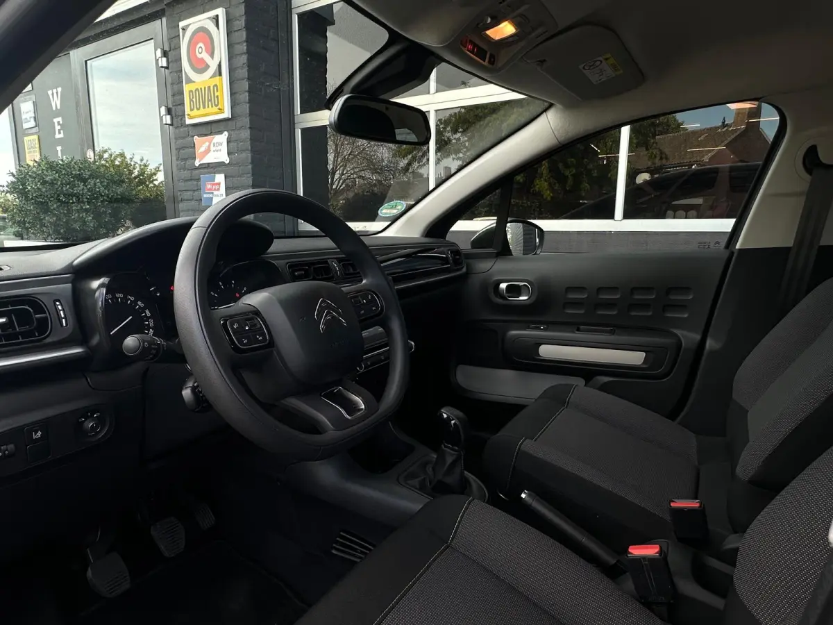 1.2 Feel, Airco, Bluetooth, Carplay, Cruise, Lane, Navi, PDC, NAP, APK