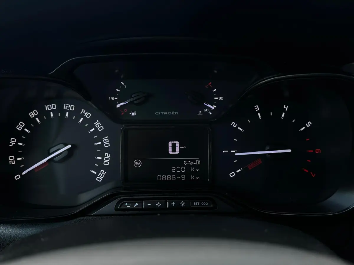 1.2 Feel, Airco, Bluetooth, Carplay, Cruise, Lane, Navi, PDC, NAP, APK