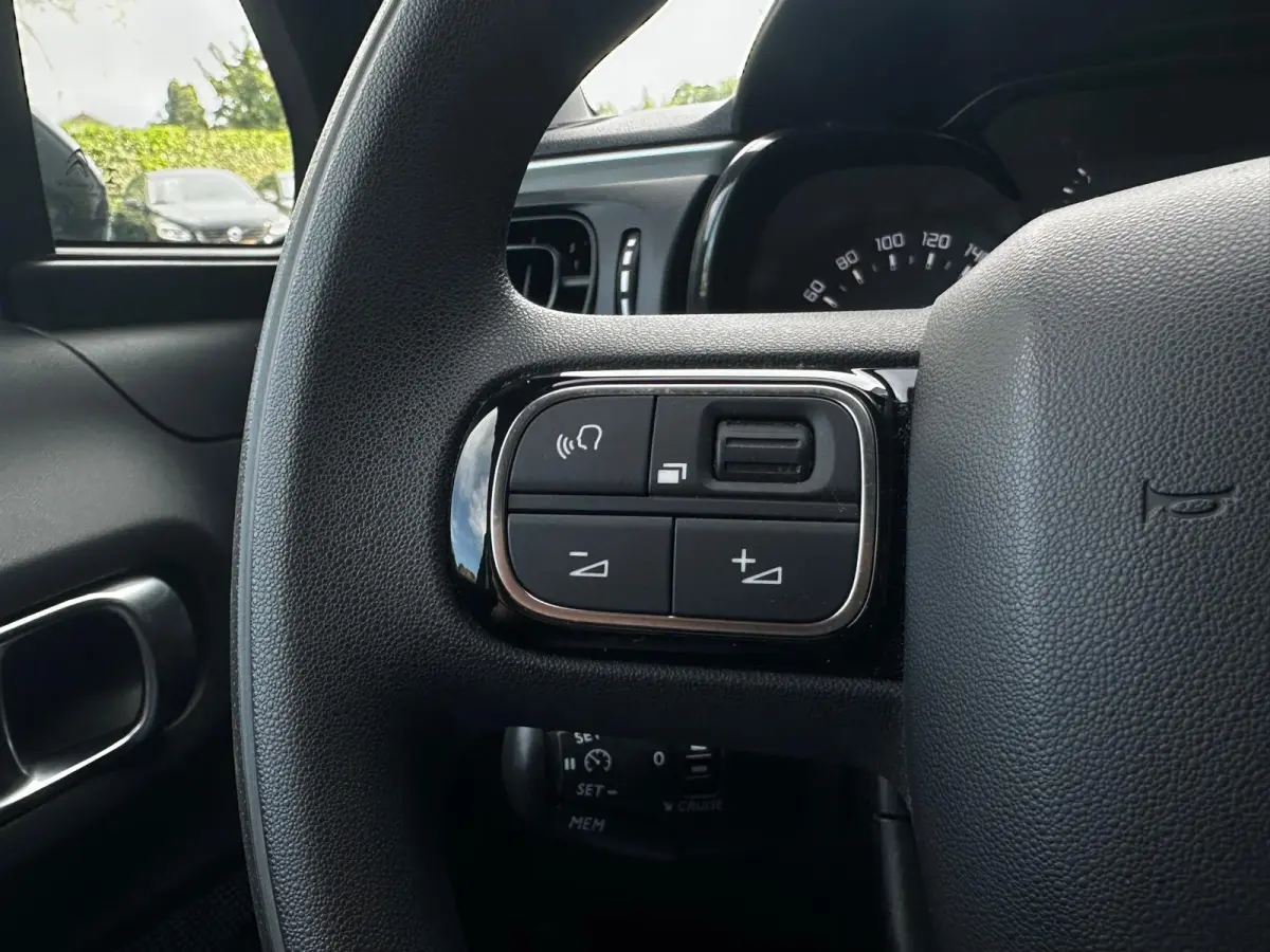 1.2 Feel, Airco, Bluetooth, Carplay, Cruise, Lane, Navi, PDC, NAP, APK