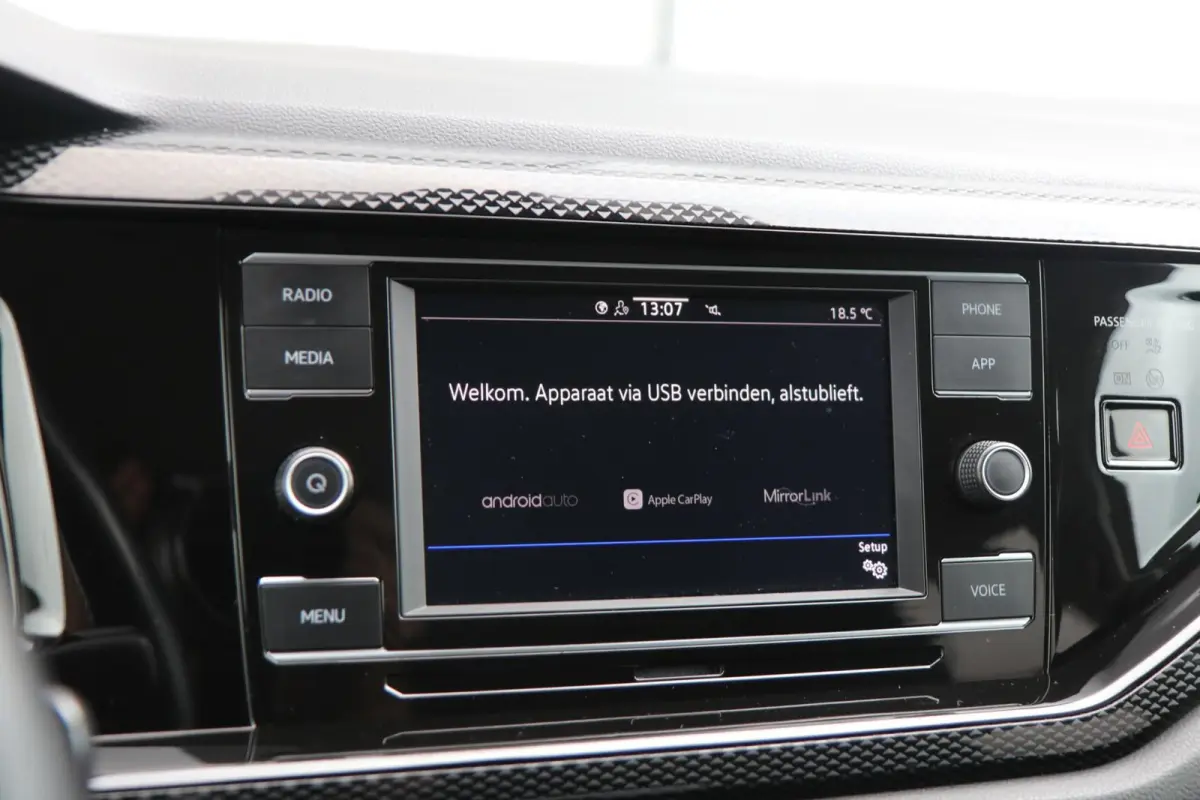 1.0 TSI 95pk Life | Achteruitrijcamera | App Connect | Airco