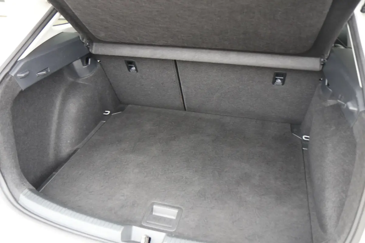 1.0 TSI 95pk Life | Achteruitrijcamera | App Connect | Airco