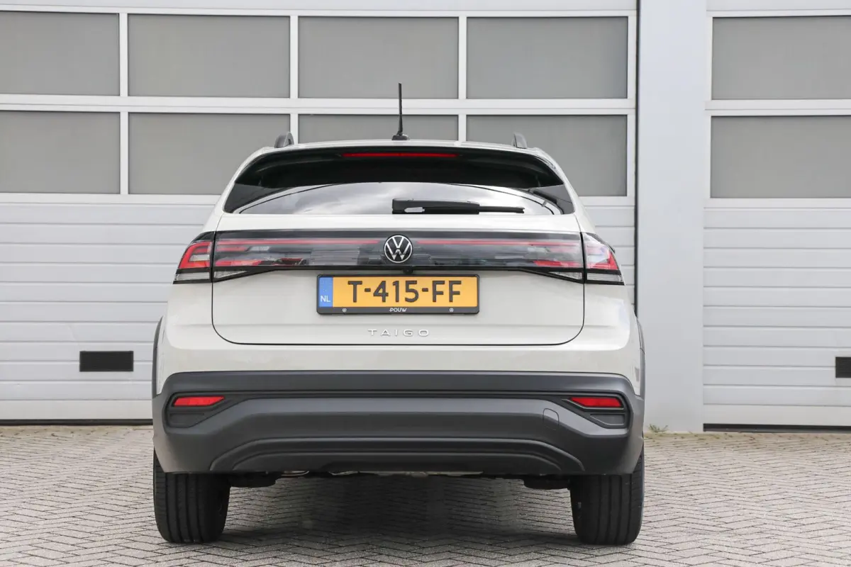 1.0 TSI 95pk Life | Achteruitrijcamera | App Connect | Airco