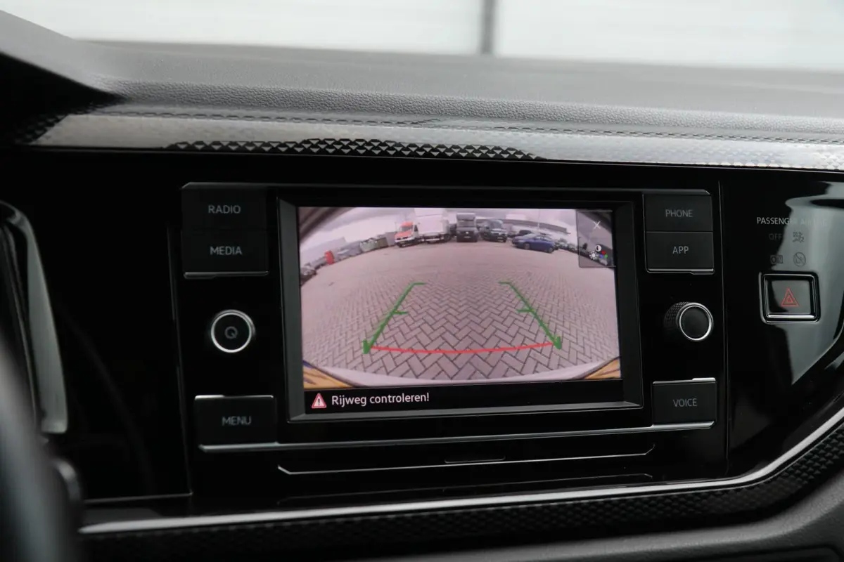 1.0 TSI 95pk Life | Achteruitrijcamera | App Connect | Airco