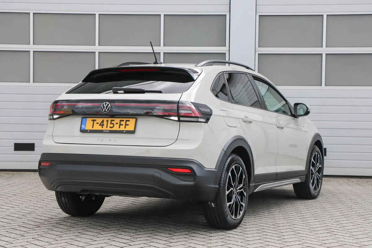 1.0 TSI 95pk Life | Achteruitrijcamera | App Connect | Airco