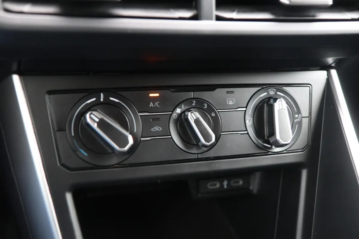 1.0 TSI 95pk Life | Achteruitrijcamera | App Connect | Airco
