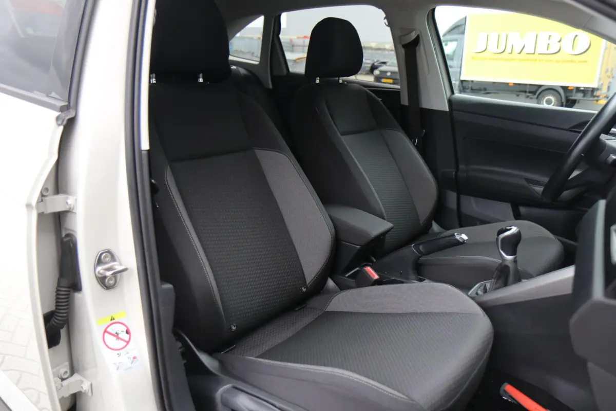 1.0 TSI 95pk Life | Achteruitrijcamera | App Connect | Airco