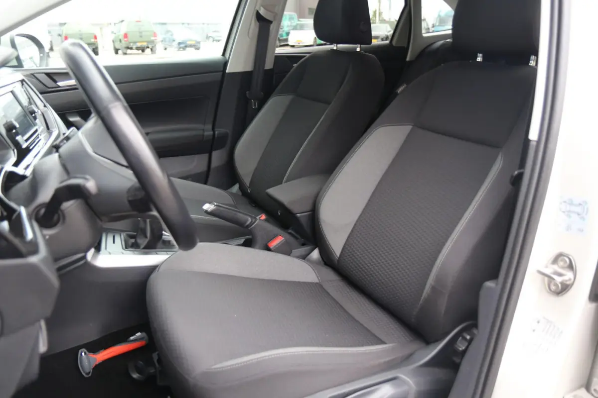 1.0 TSI 95pk Life | Achteruitrijcamera | App Connect | Airco