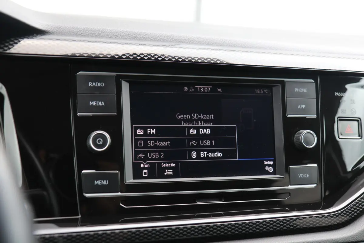 1.0 TSI 95pk Life | Achteruitrijcamera | App Connect | Airco