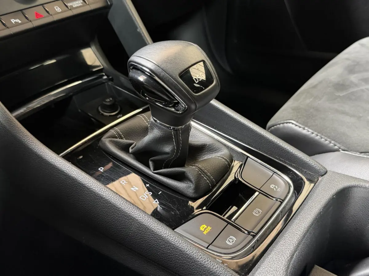 1.5 TSI Sportline Business 7 persoons Automaat | Achteruitrijcamera | Apple CarPlay/Android Auto | Cruise & climate control | LED koplampen | Navigatiesysteem groot | Voor- en achter stoelen