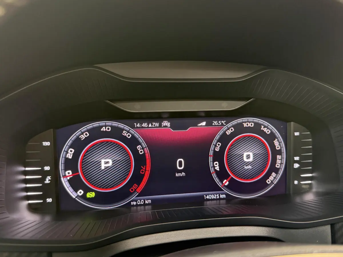 1.5 TSI Sportline Business 7 persoons Automaat | Achteruitrijcamera | Apple CarPlay/Android Auto | Cruise & climate control | LED koplampen | Navigatiesysteem groot | Voor- en achter stoelen