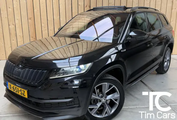1.5 TSI Sportline Business 7 persoons Automaat | Achteruitrijcamera | Apple CarPlay/Android Auto | Cruise & climate control | LED koplampen | Navigatiesysteem groot | Voor- en achter stoelen