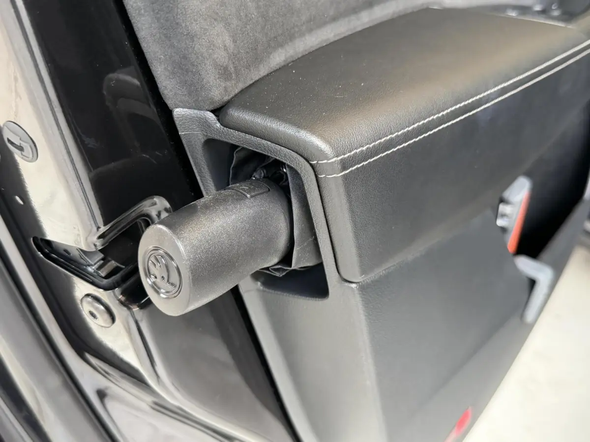 1.5 TSI Sportline Business 7 persoons Automaat | Achteruitrijcamera | Apple CarPlay/Android Auto | Cruise & climate control | LED koplampen | Navigatiesysteem groot | Voor- en achter stoelen