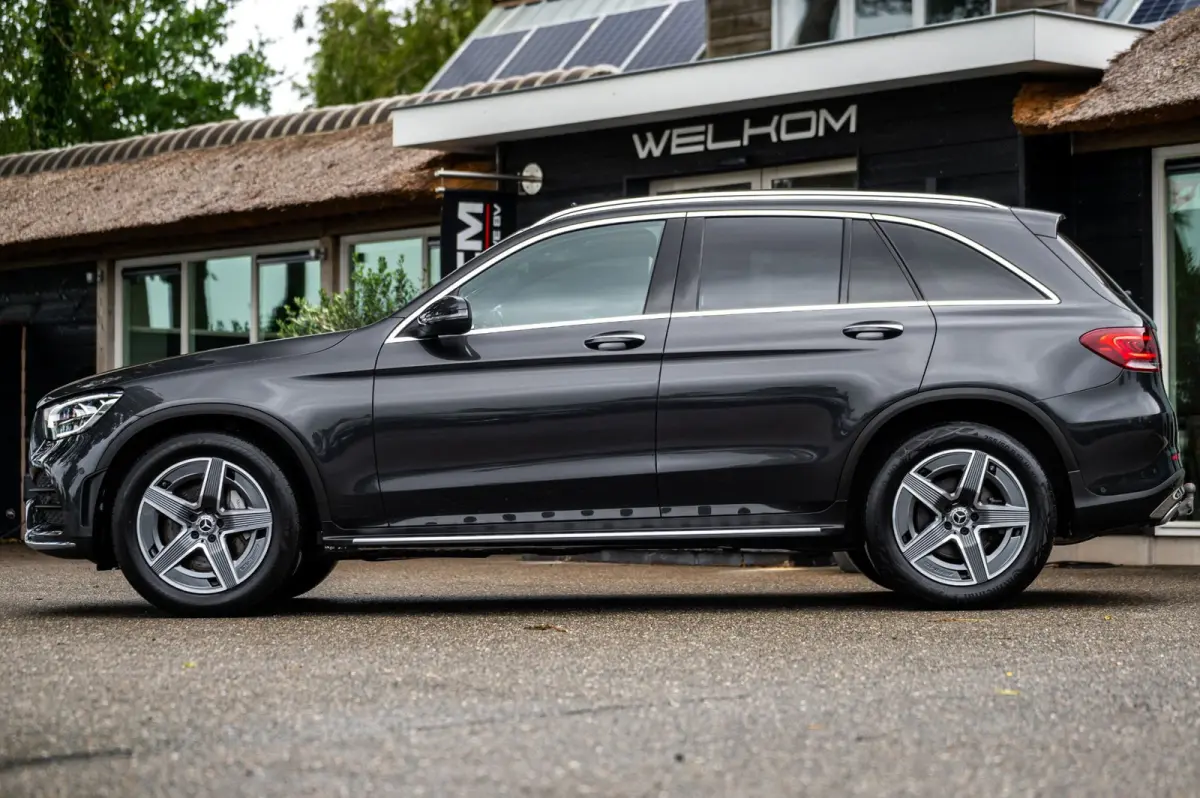 300 4MATIC Premium Plus Panoramadak I Trekhaak I Burmester I Led I Vol leder I HeadUp I Dealeronderhouden