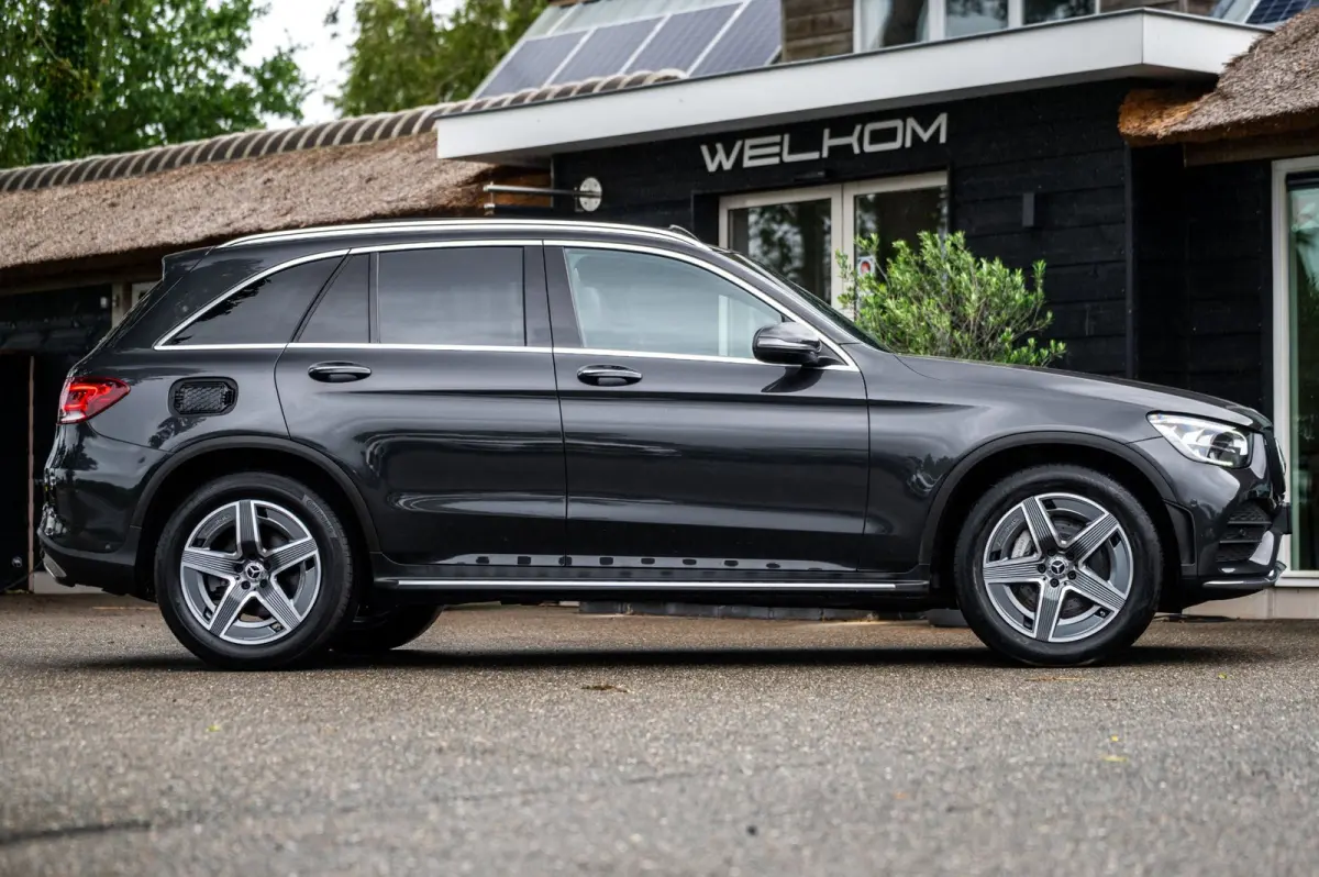 300 4MATIC Premium Plus Panoramadak I Trekhaak I Burmester I Led I Vol leder I HeadUp I Dealeronderhouden