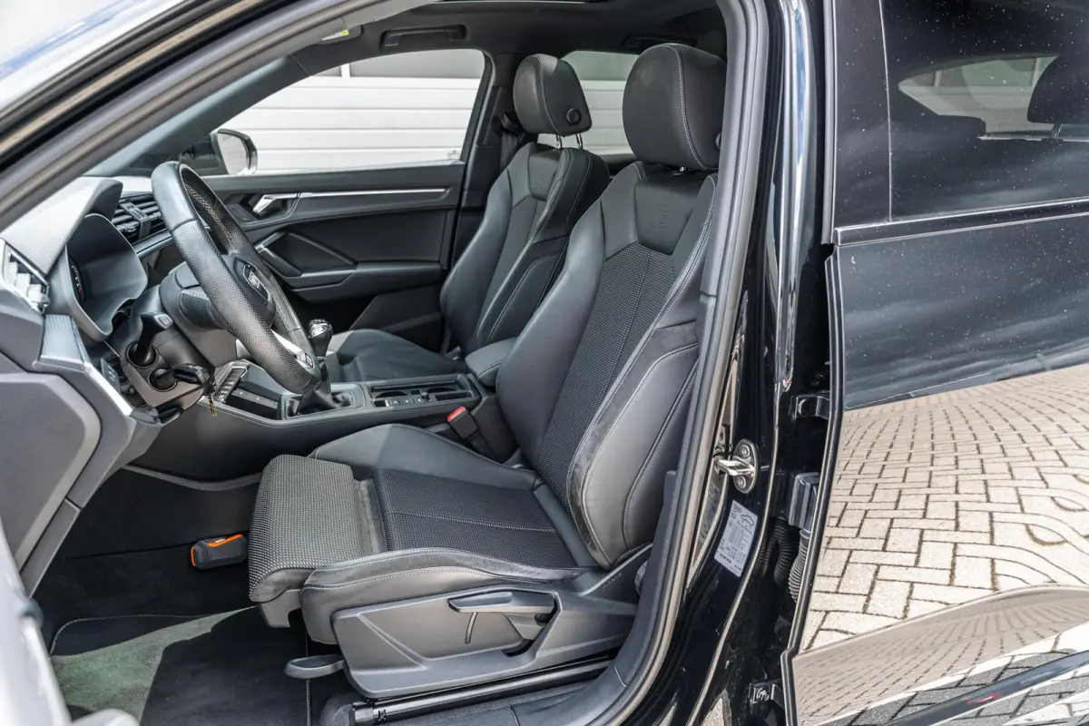 35 TFSI 150pk S edition | Panoramadak | Optiek zwart plus | 19" velgen