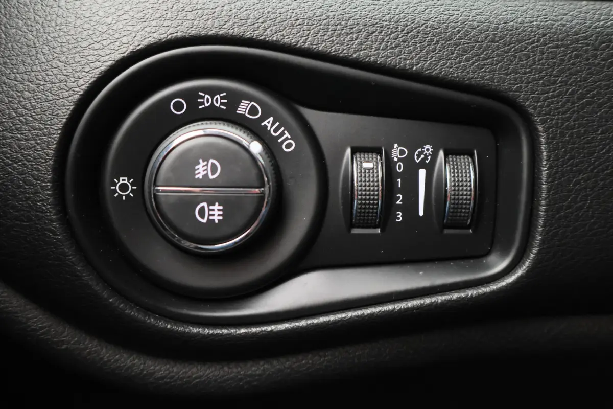 1.4 MultiAir Limited Leer, Cruise, Climate, Camera, Navigatie, Bluetooth, PDC, 17''
