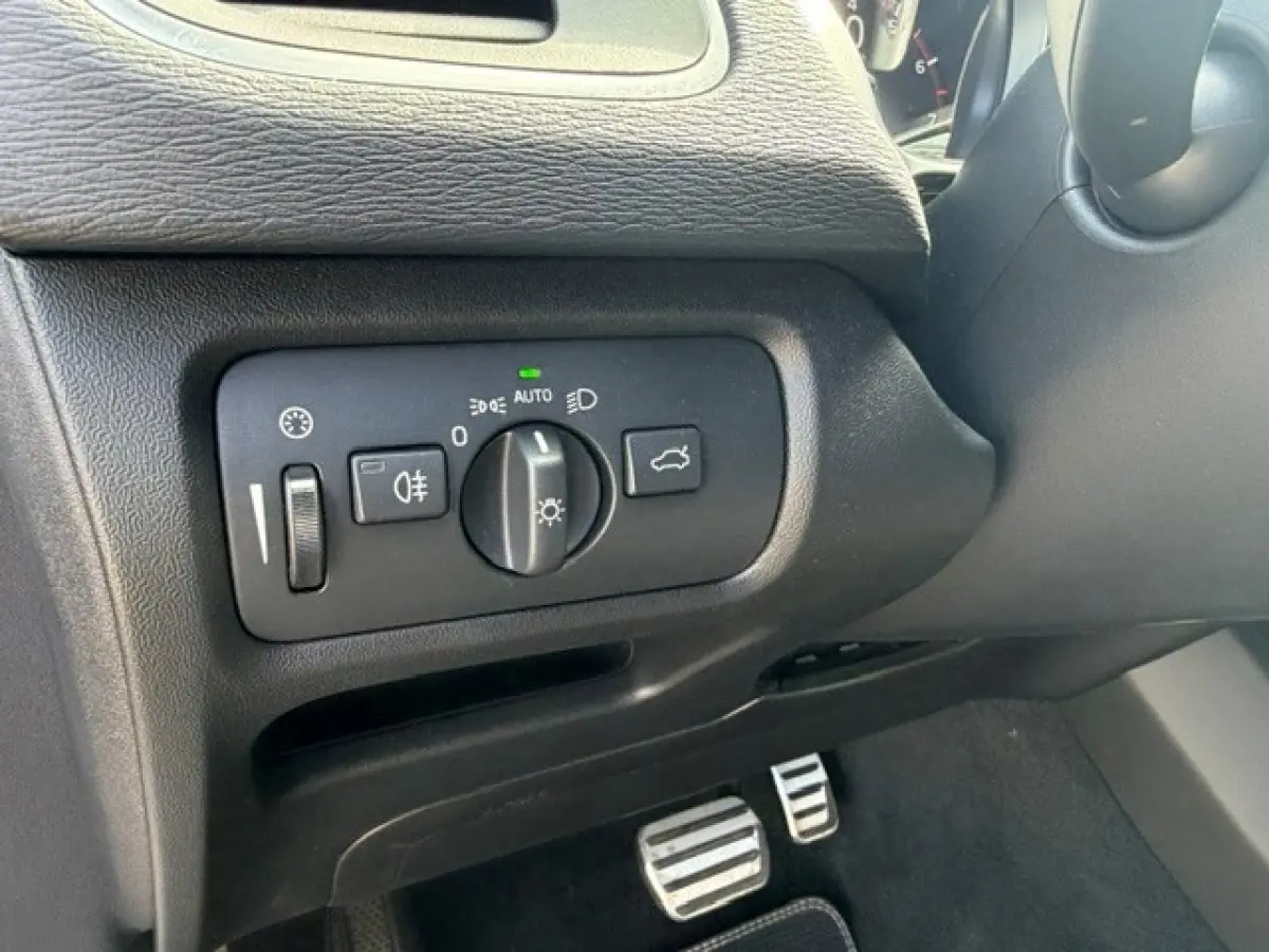 1.5 T2 R-Design Leer Clima Cruise Trekhaak LED