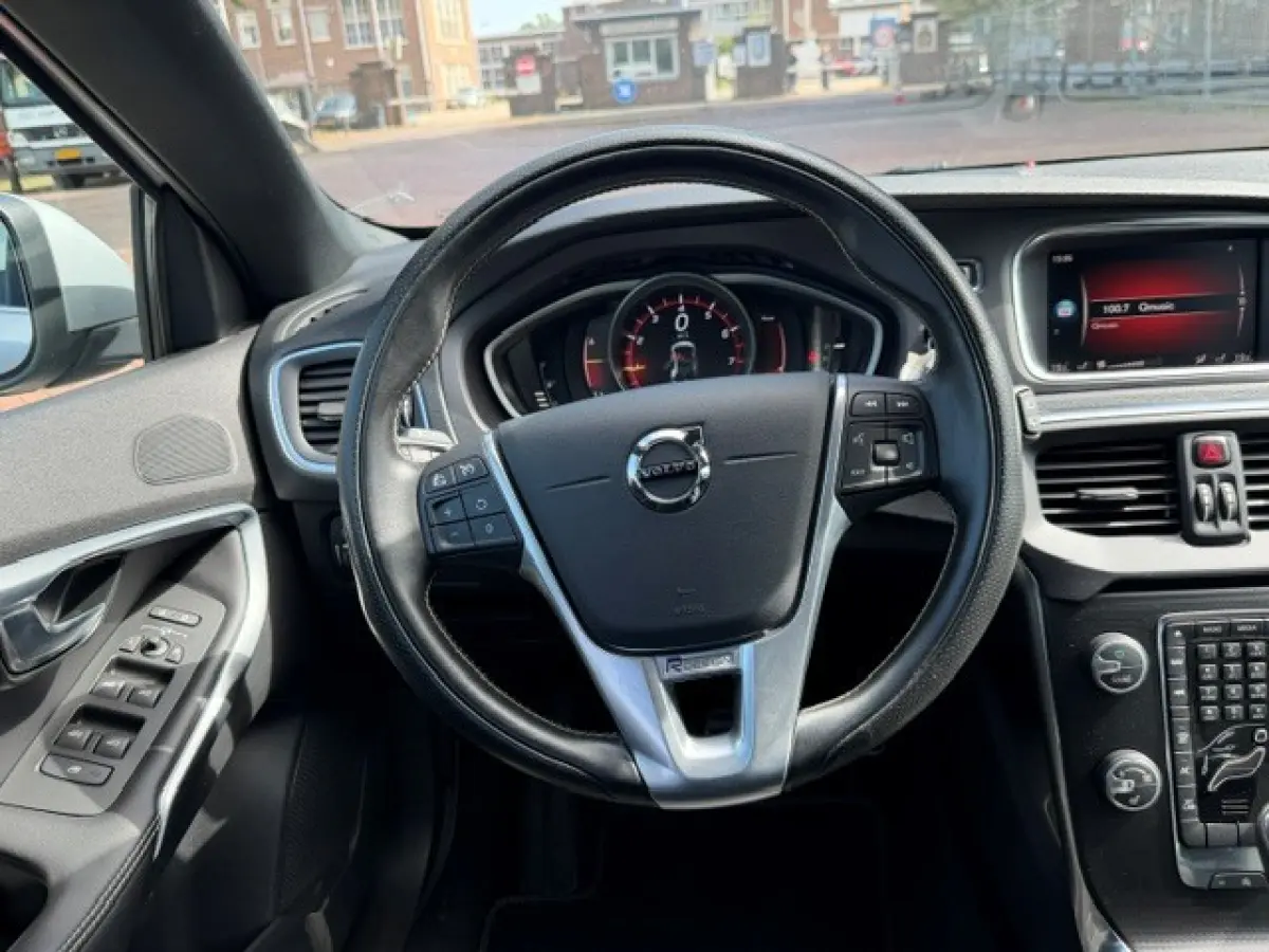 1.5 T2 R-Design Leer Clima Cruise Trekhaak LED