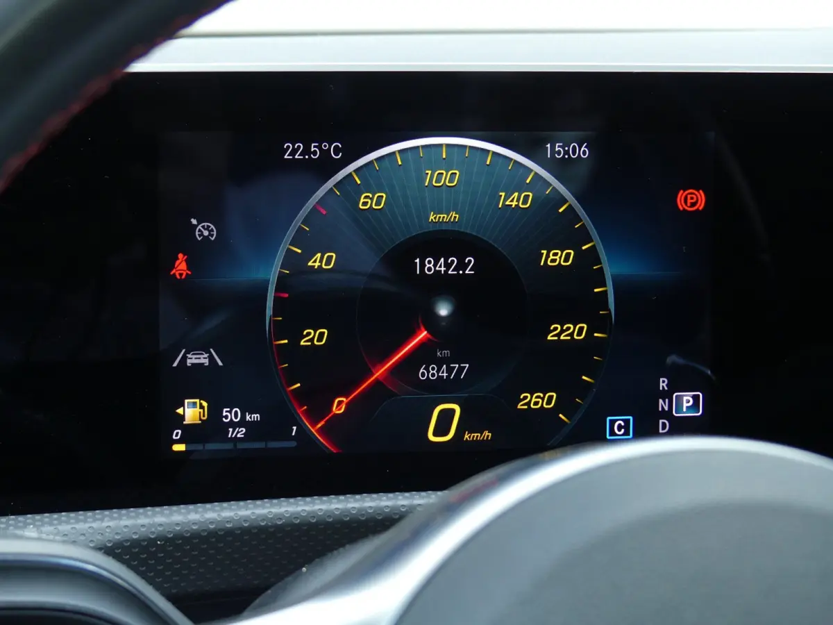 180 Business Solution 7G-Tronic AMG / PANO / AMBILIGHT