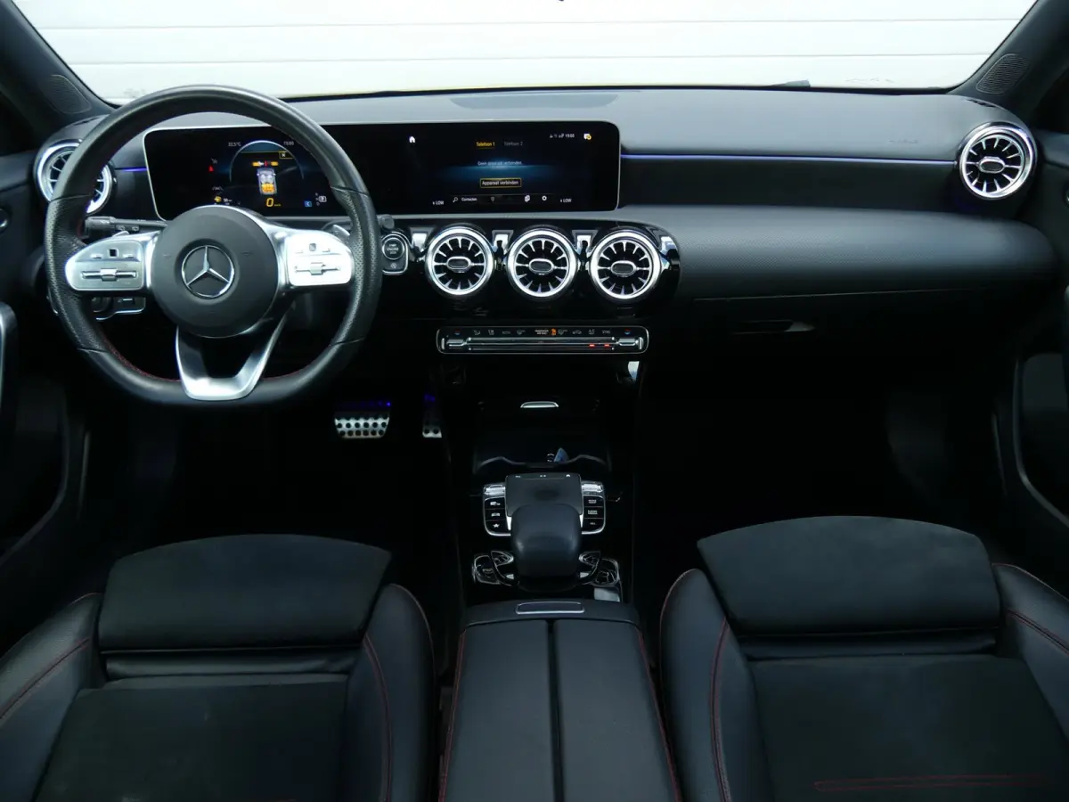 180 Business Solution 7G-Tronic AMG / PANO / AMBILIGHT