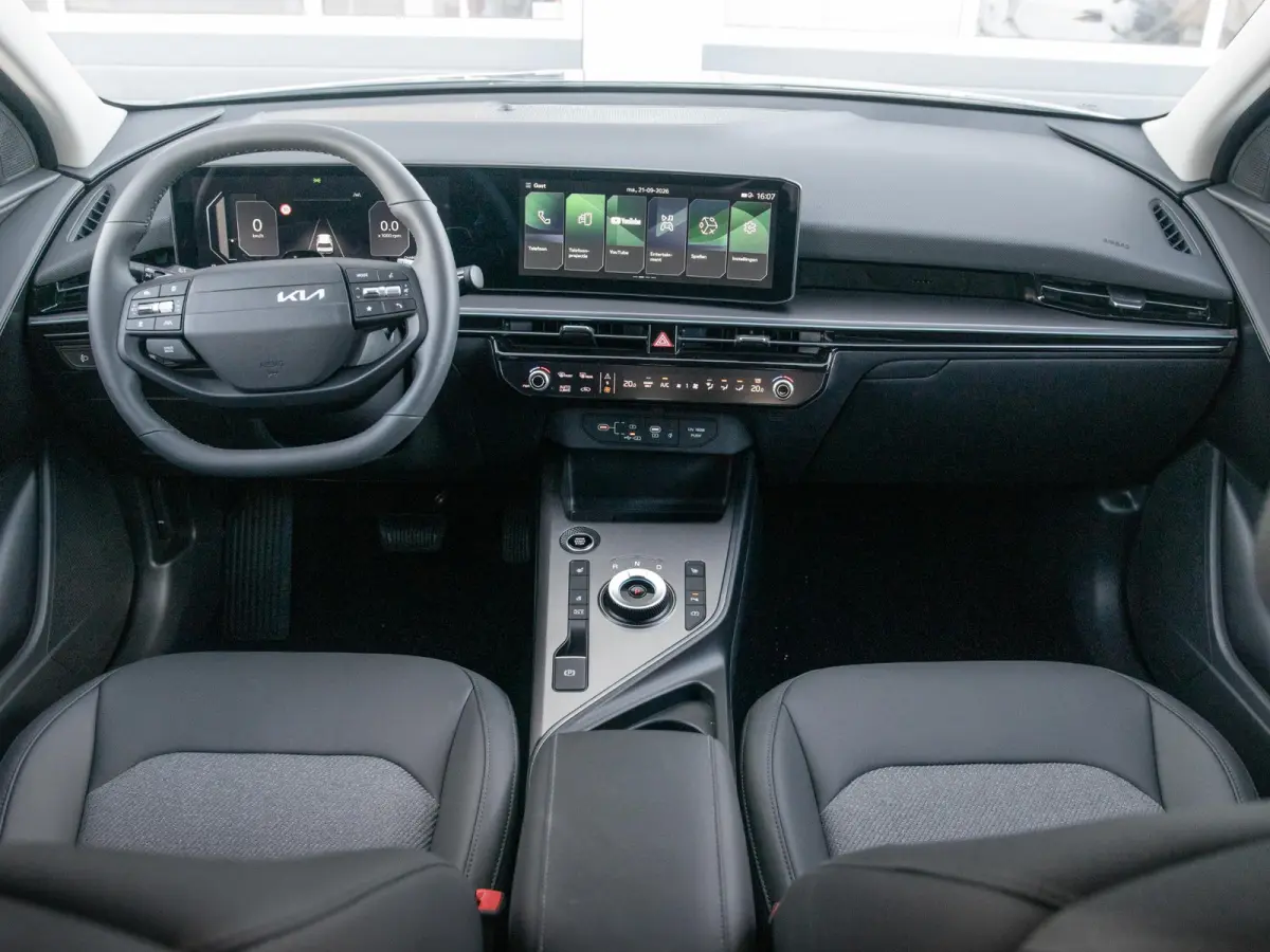 1.6 GDi Hybrid DynamicLine | Actieprijs* | Navi. | Clima. | Adapt. Cruise. | Achteruitrijcamera | Parkeersensoren | Bekleding In Stof/Lederlook Combinatie
