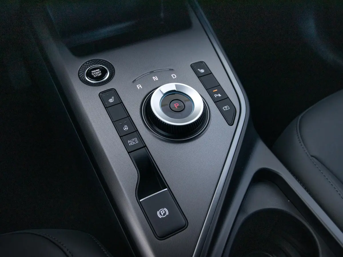1.6 GDi Hybrid DynamicLine | Actieprijs* | Navi. | Clima. | Adapt. Cruise. | Achteruitrijcamera | Parkeersensoren | Bekleding In Stof/Lederlook Combinatie