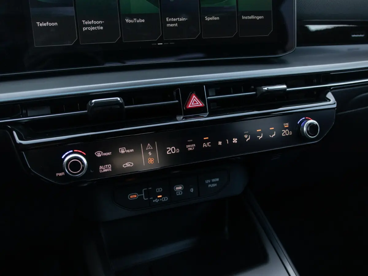 1.6 GDi Hybrid DynamicLine | Actieprijs* | Navi. | Clima. | Adapt. Cruise. | Achteruitrijcamera | Parkeersensoren | Bekleding In Stof/Lederlook Combinatie