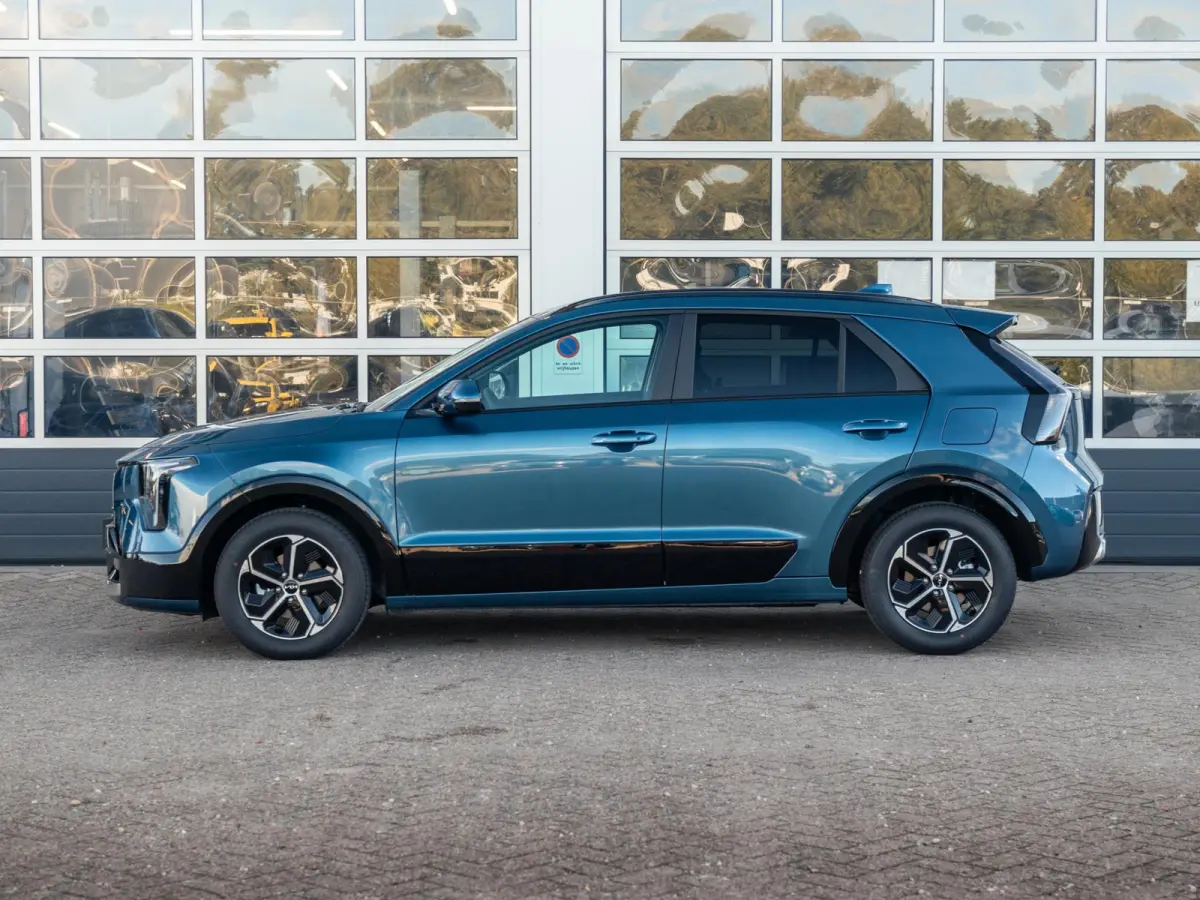 1.6 GDi Hybrid DynamicLine | Actieprijs* | Navi. | Clima. | Adapt. Cruise. | Achteruitrijcamera | Parkeersensoren | Bekleding In Stof/Lederlook Combinatie