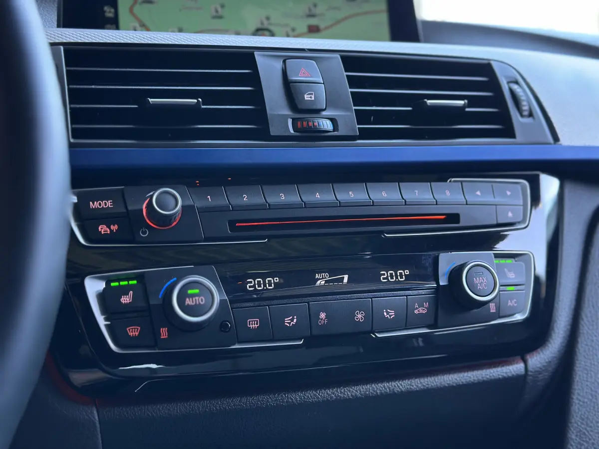 330e M-Sport PERFORMANCE | Panodak | HUD | HiFi | Camera | LED |