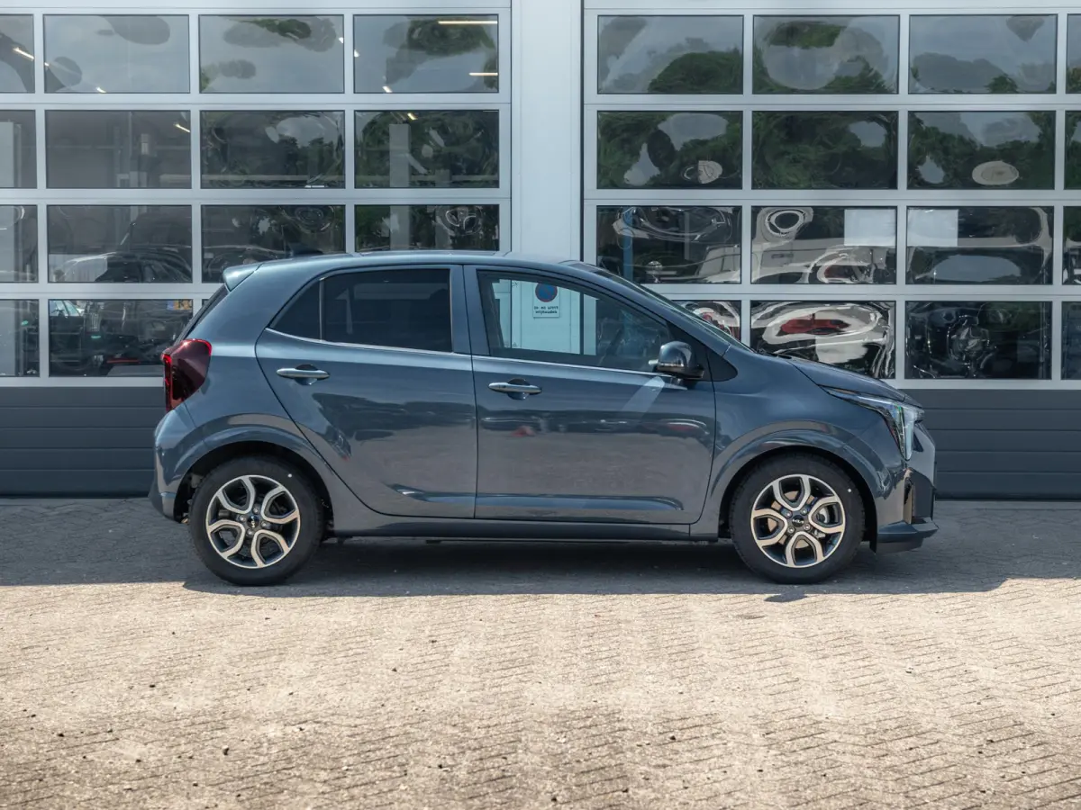 1.0 GDi ExecutiveLine | Actieprijs* | Navi. | Clima. | Cruise. | Parkeersensoren | Stoel&Stuur Verwarming | Privacy Glass