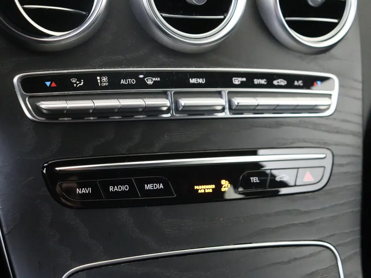 180 Advantage Pack / Facelift / Digitale cockpit / Automaat /Carplay /Dodehoek /Achteruitrijcamera
