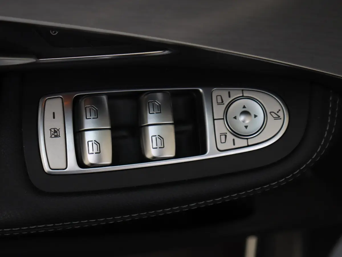 180 Advantage Pack / Facelift / Digitale cockpit / Automaat /Carplay /Dodehoek /Achteruitrijcamera