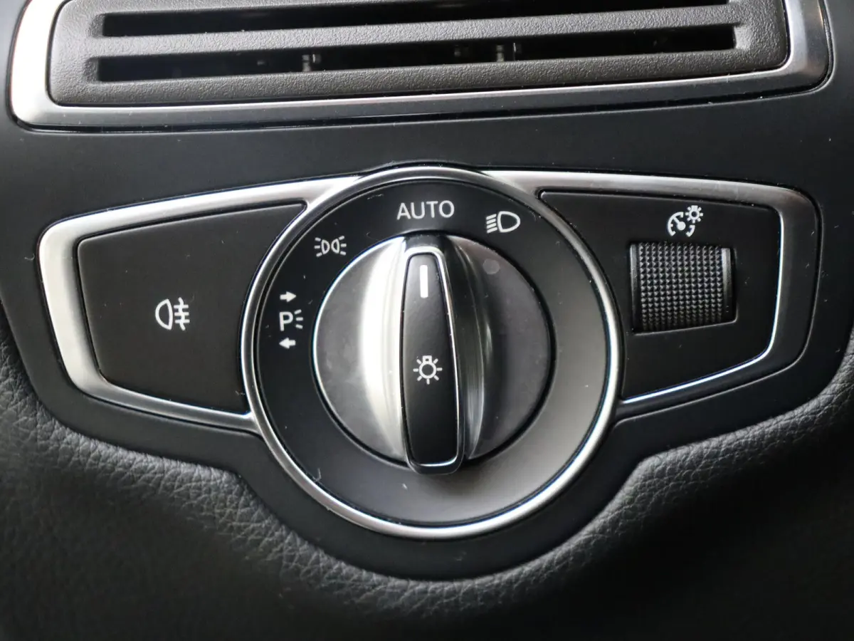 180 Advantage Pack / Facelift / Digitale cockpit / Automaat /Carplay /Dodehoek /Achteruitrijcamera