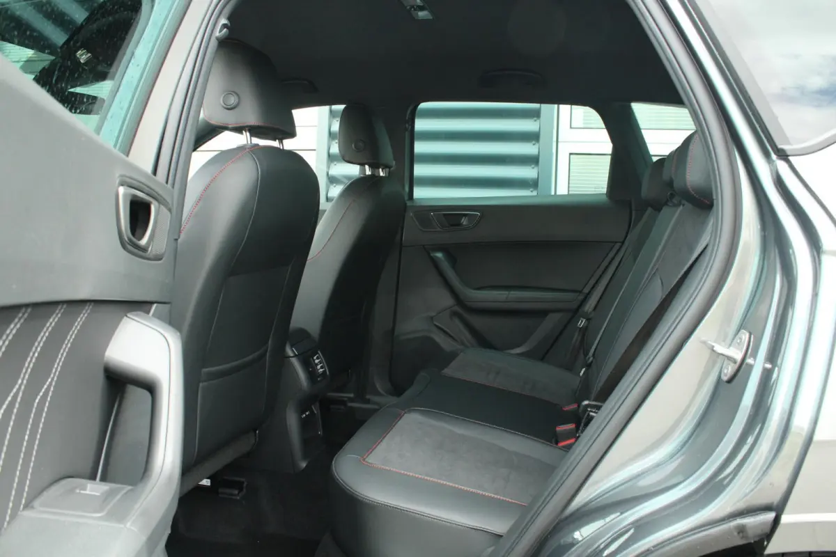 1.5 TSI 150pk DSG FR Business Intense | Trekhaak Wegklapbaar | 18" Velgen