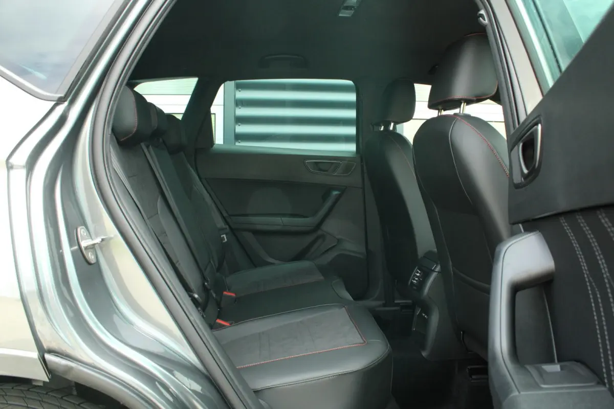 1.5 TSI 150pk DSG FR Business Intense | Trekhaak Wegklapbaar | 18" Velgen