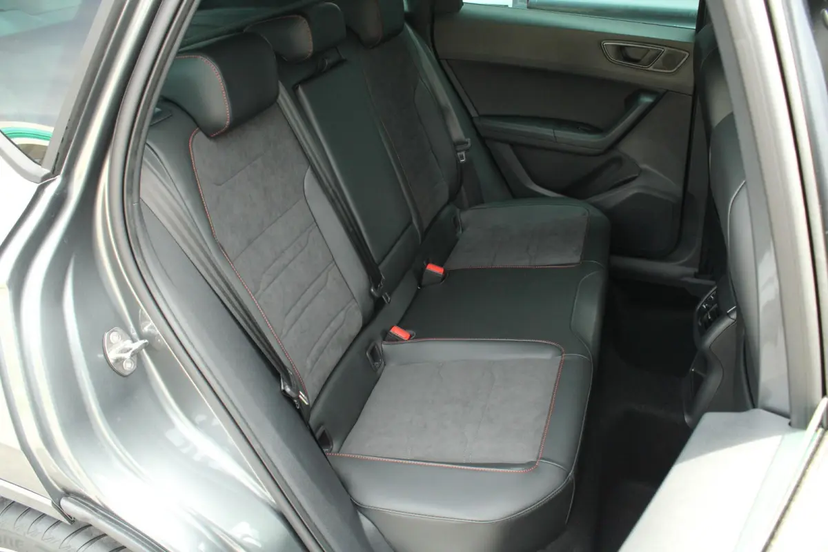 1.5 TSI 150pk DSG FR Business Intense | Trekhaak Wegklapbaar | 18" Velgen