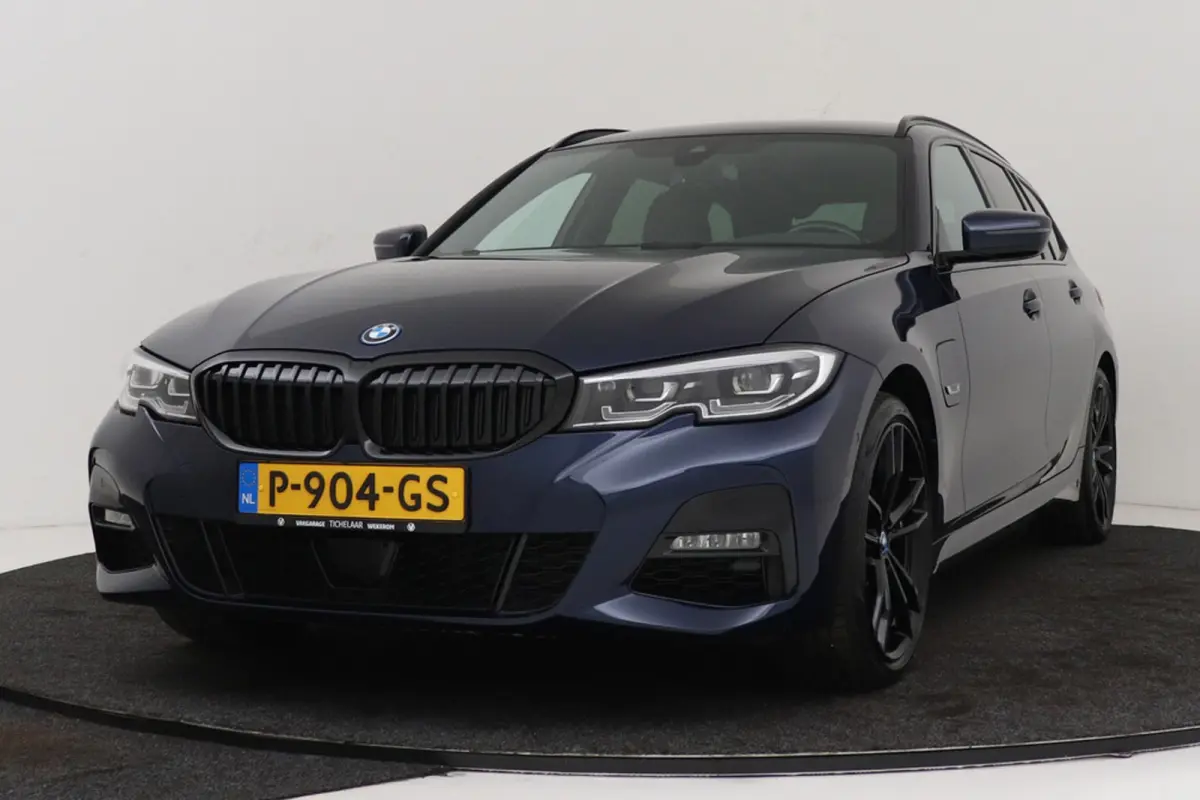 320e Business Edition Plus M-Sport | Trekhaak | Adap. Cruise | Org NL | Sportstoelen | Leer | 3-Zone Clima |