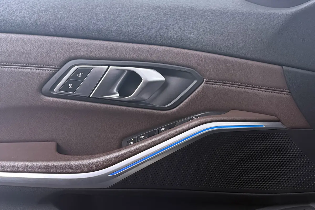 320e Business Edition Plus M-Sport | Trekhaak | Adap. Cruise | Org NL | Sportstoelen | Leer | 3-Zone Clima |